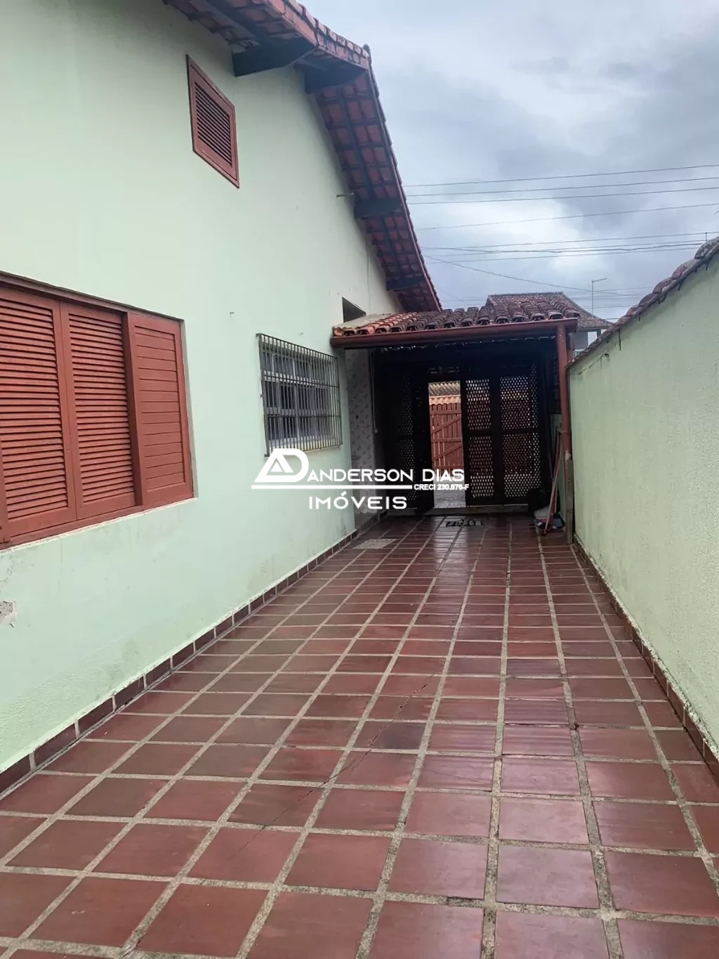 Casa com 3 dormitórios à venda, 250 m² por R$ 600.000 - Praia das Palmeiras - Caraguatatuba/SP